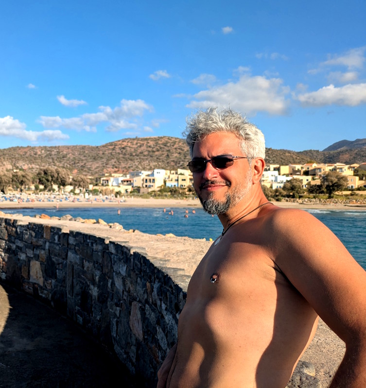 Blick über die Bucht, am Meer stehend – Weite und Freiheit